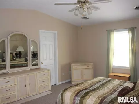 4200 Benjamin Dr, Springfield, IL 62703 photo 12
