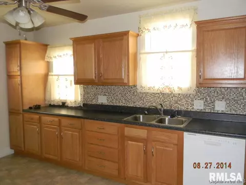 725 E Keys Ave, Springfield, IL 62702 photo 2