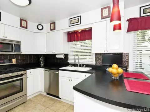 132 Archer Ave, Springfield, IL 62704 photo 5
