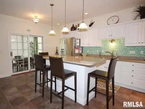 219 Marblestone Dr, Chatham, IL 62629 photo 5