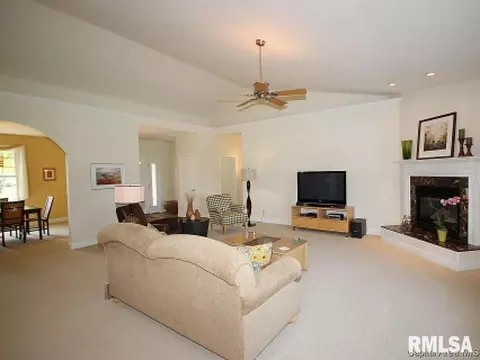 219 Marblestone Dr, Chatham, IL 62629 photo 2