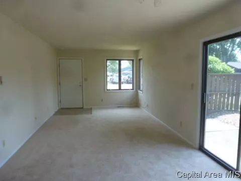 2 Brookside Pl, Springfield, IL 62704 photo 2