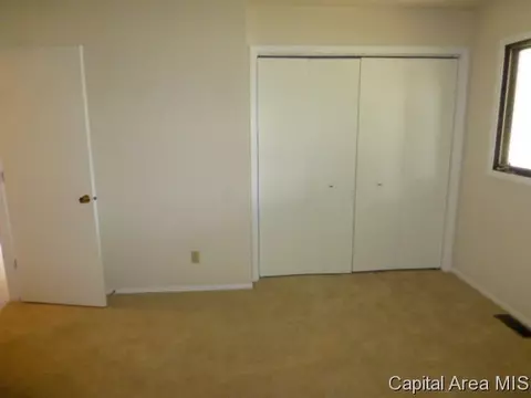2 Brookside Pl, Springfield, IL 62704 photo 9