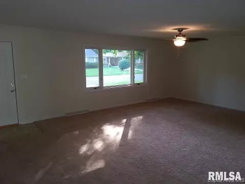 82 Radcliff, Springfield, IL 62703 photo 2