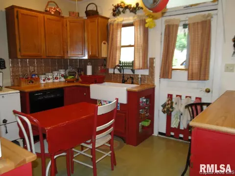 122 N Douglas Ave, Springfield, IL 62702 photo 19