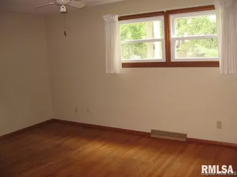 14 Lambert Ln, Springfield, IL 62704 photo 6