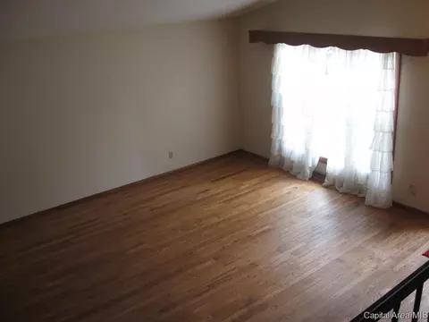 14 Lambert Ln, Springfield, IL 62704 photo 3
