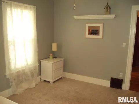 2121 S Lowell Ave, Springfield, IL 62704 photo 11