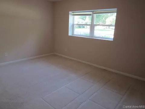 4 Rainbow Rd, Springfield, IL 62712 photo 9