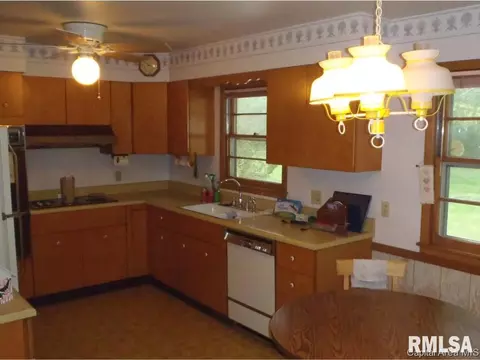 2325 Chatham Rd, Springfield, IL 62704 photo 5