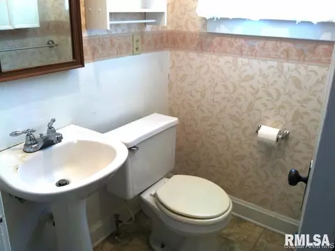 2105 S 1st, Springfield, IL 62704 photo 14