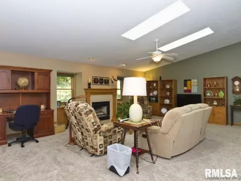 1408 James St, Springfield, IL 62703 photo 5