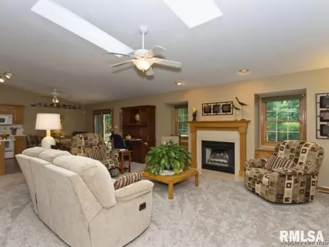 1408 James St, Springfield, IL 62703 photo 7