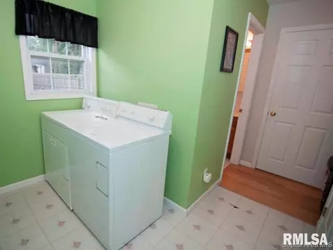301 E Stanford Ave, Springfield, IL 62703 photo 14