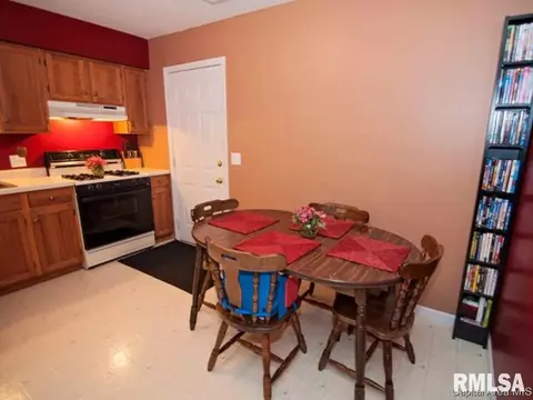 301 E Stanford Ave, Springfield, IL 62703 photo 5