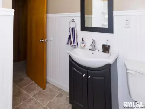 1009 Bruns Ln, Springfield, IL 62702 photo 2