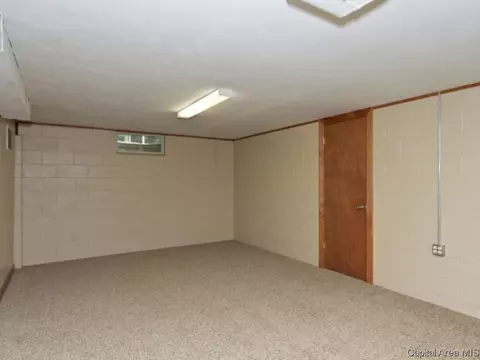 1009 Bruns Ln, Springfield, IL 62702 photo 4
