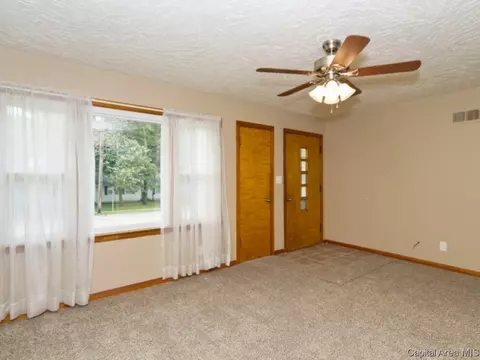 1009 Bruns Ln, Springfield, IL 62702 photo 8
