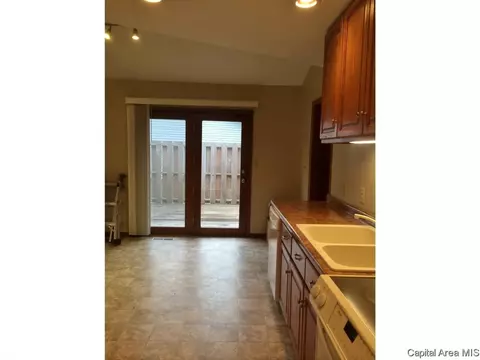 3349 Rawlings Dr, Springfield, IL 62704 photo 3