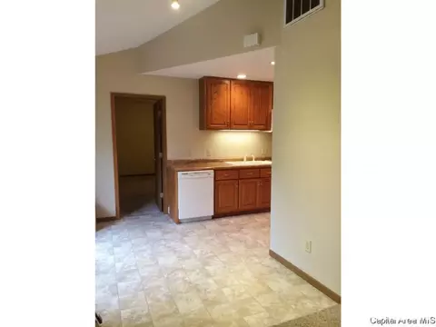 3349 Rawlings Dr, Springfield, IL 62704 photo 2
