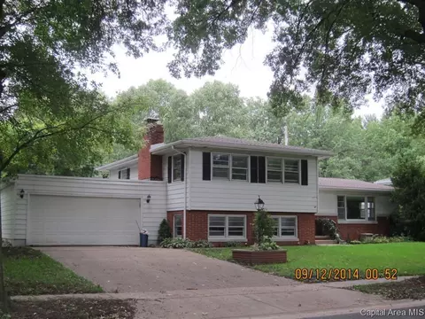 2016 Barberry Dr, Springfield, IL 62704 photo 2