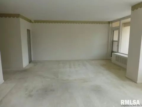 718 S 7th St #202, Springfield, IL 62703 photo 4