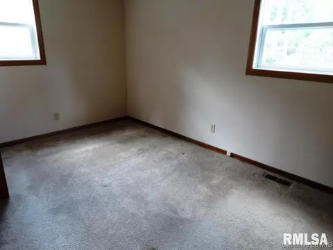 1701 N Schrader, Springfield, IL 62702 photo 2