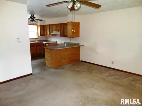 1701 N Schrader, Springfield, IL 62702 photo 4