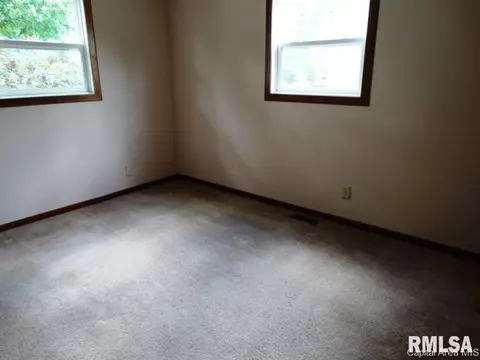 1701 N Schrader, Springfield, IL 62702 photo 3