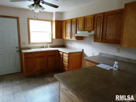 1701 N Schrader, Springfield, IL 62702 photo 9