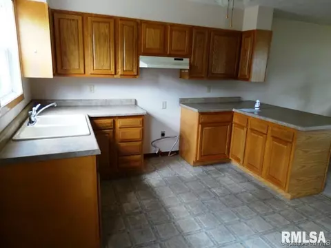 1701 N Schrader, Springfield, IL 62702 photo 8
