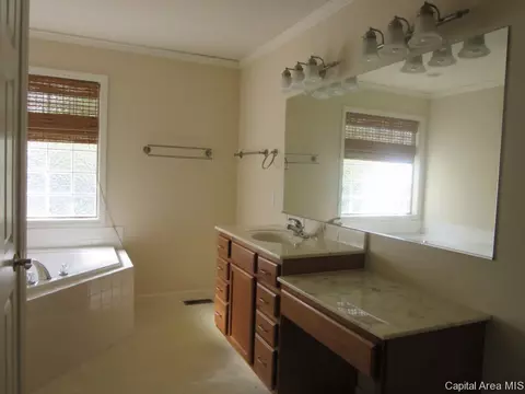 1525 Hosta St, Springfield, IL 62712 photo 12