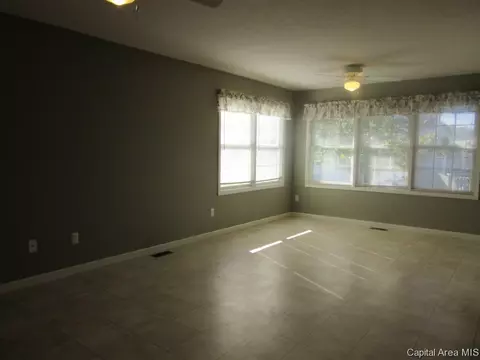 1525 Hosta St, Springfield, IL 62712 photo 9