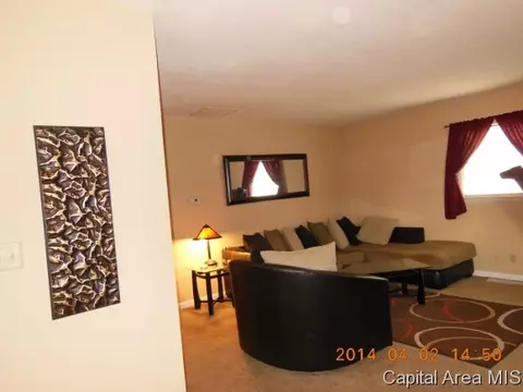 400 Magnolia Dr, Springfield, IL 62702 photo 2