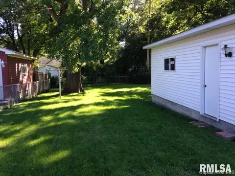 3236 S 3rd St, Springfield, IL 62703 photo 4
