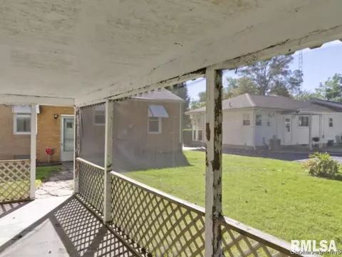 3009 S Park, Springfield, IL 62704 photo 5