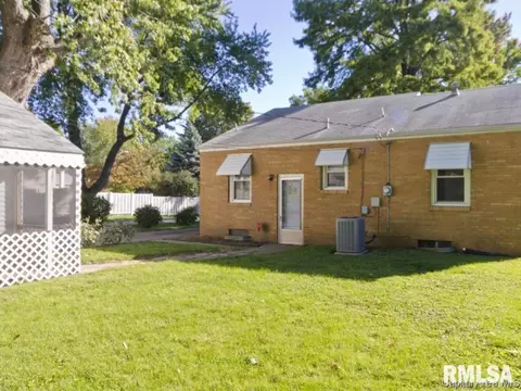 3009 S Park, Springfield, IL 62704 photo 2