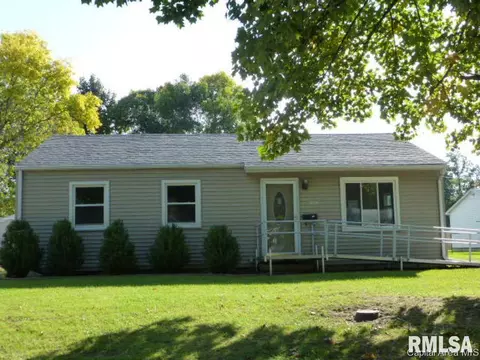 1004 Johnson Ln, Springfield, IL 62702 photo 1