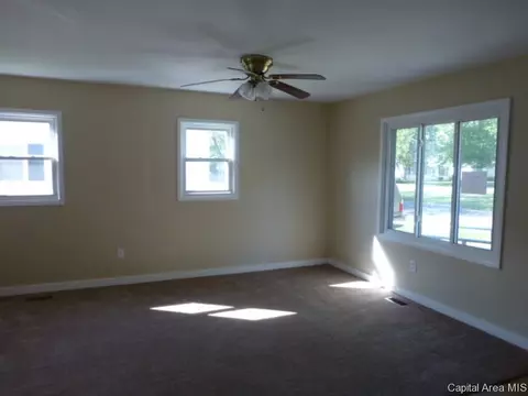 1004 Johnson Ln, Springfield, IL 62702 photo 3
