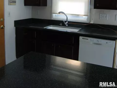 64 Sutton Pl, Springfield, IL 62703 photo 3