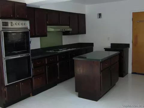 64 Sutton Pl, Springfield, IL 62703 photo 2