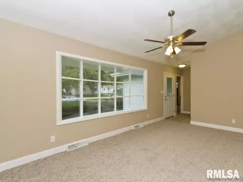 2280 Dunwich Dr, Springfield, IL 62702 photo 2