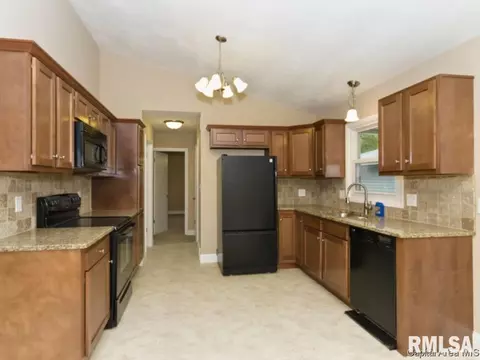 2280 Dunwich Dr, Springfield, IL 62702 photo 9