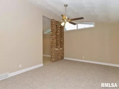 2280 Dunwich Dr, Springfield, IL 62702 photo 4