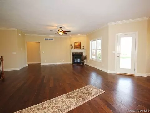 5601 Legacy Ln, Springfield, IL 62711 photo 4