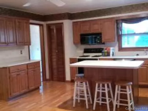 1650 W Edwards St, Springfield, IL 62704 photo 6