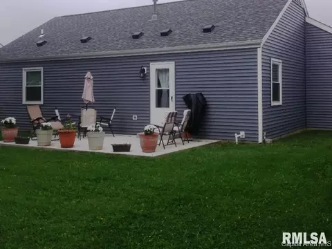 4004 Grimik Dr, Springfield, IL 62707 photo 2