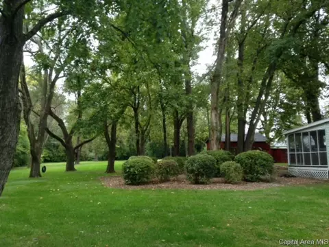 3655 Rochester Rd, Springfield, IL 62712 photo 2