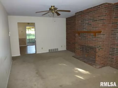 72-74 Providence Ln, Springfield, IL 62711 photo 3
