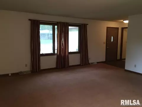 2814 Bemis Hts, Springfield, IL 62704 photo 9